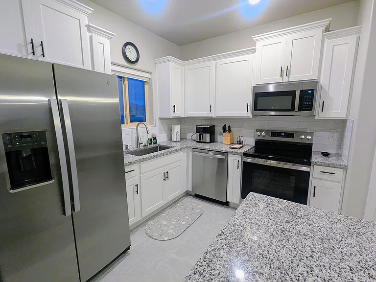 7486 Eagle Vista St — Photo 5