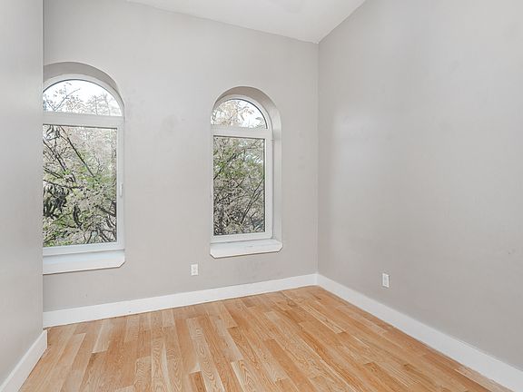 3rd image of 306 Linden St #2F