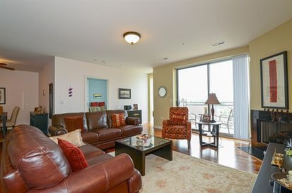 2nd image of 1740 Oak Ave Unit 604A