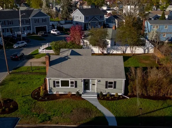 73 Tucker St, Lincoln, RI 02865