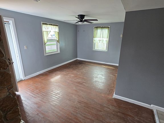4th image of 18 Pyle Ct #18
