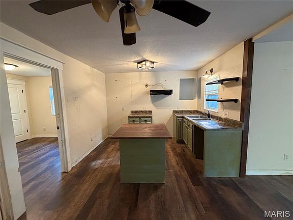4th image of 285 Meridian Ln