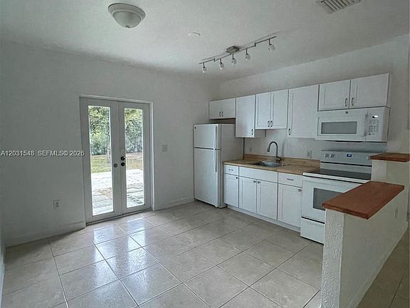 2nd image of 420 SW 25th Ave