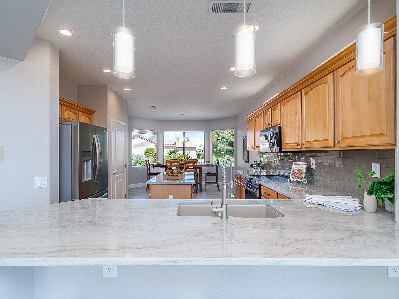 2 bed, 2014 sqft, $3,500 — Photo 3
