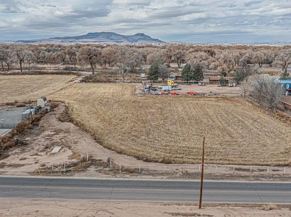 14 Edeal Rd, Los Lunas, NM 87031