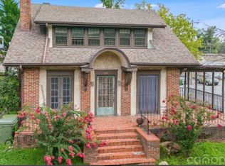 1900 Arlington Pl, Hendersonville, NC 28791