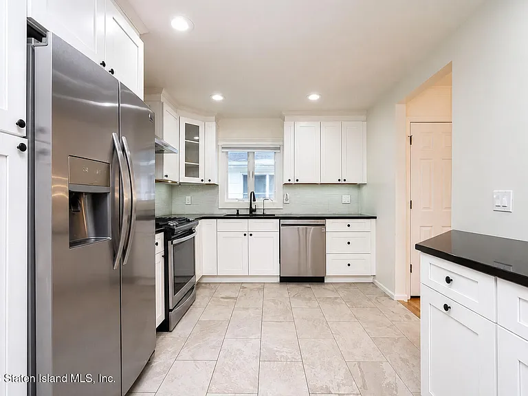 668 Sheldon Ave — Photo 22