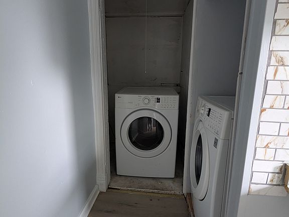 4th image of 50 Arnold St #B