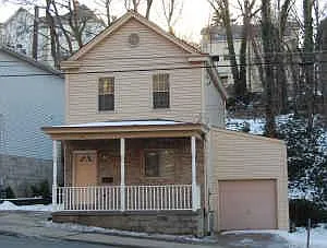 381 Woodruff St Photo 1