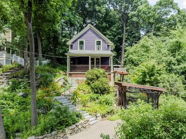 38 Cambridge St, Ayer, MA 01432