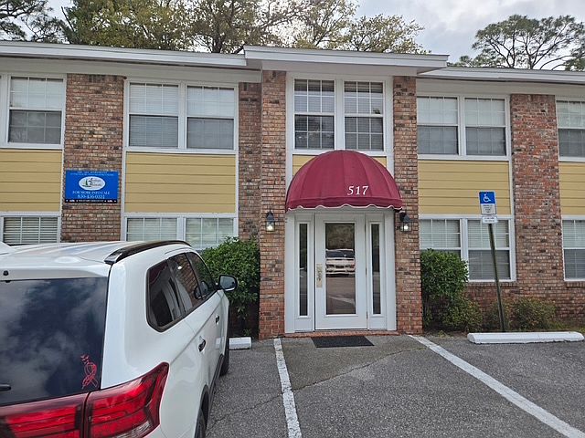 1st image of 517 Palomar Dr #2