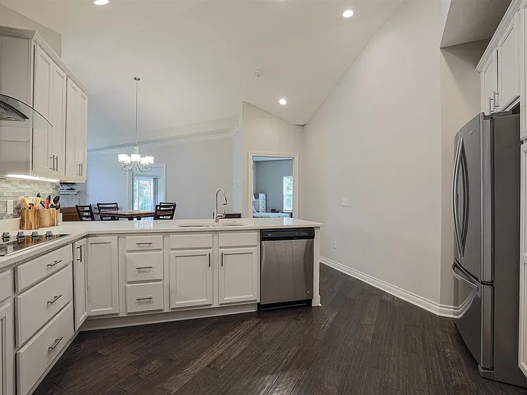 6733 Liberty Cir — Photo 13