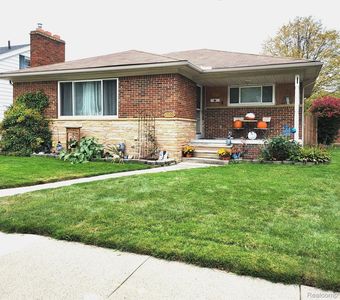 16060 Wilson Ave, Eastpointe, MI, 48021