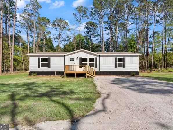 1048 Austin Pl SE, Darien, GA 31305