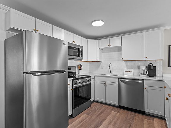 4th image of 119 W Bogue Blvd #17777574