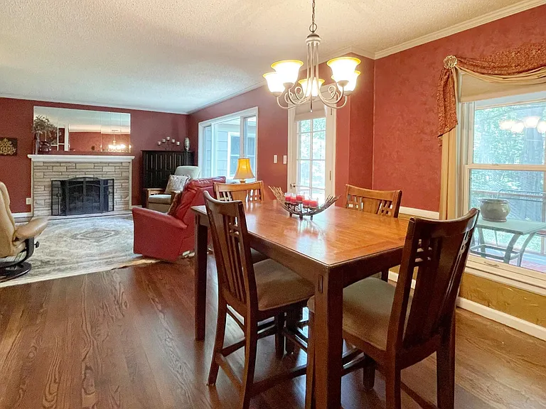2535 W 91st St — Photo 9