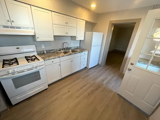 117 Brownsville Rd #3