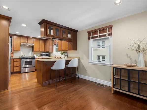 22 Miles Ave #8, Providence, RI 02906