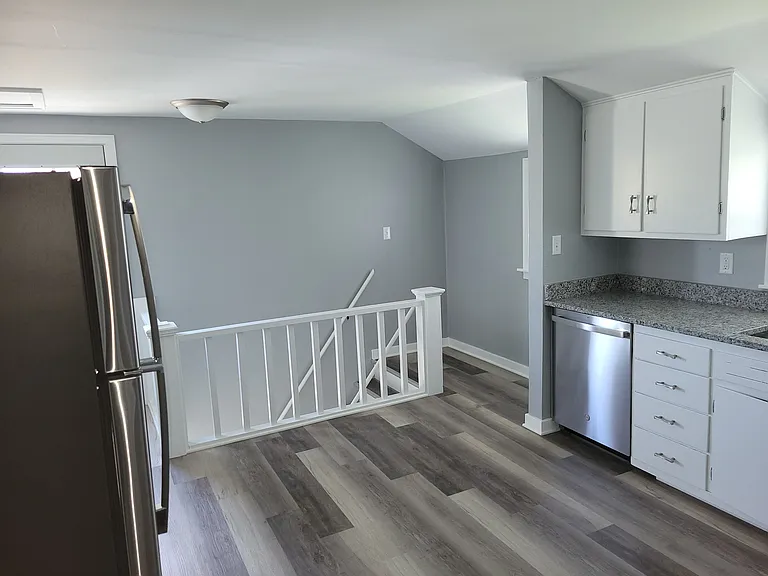513 Home Ave — Photo 2