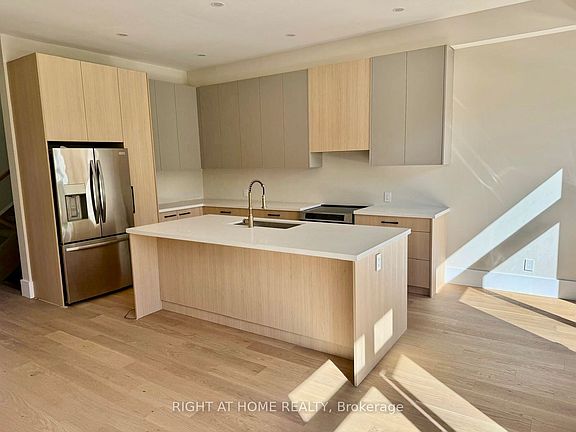 2nd image of 79A River St