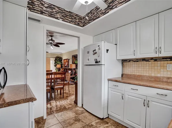 2921 Crosley Dr W APT E, West Palm Beach, FL 33415