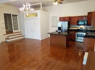 21 Ash St APT 4, Hopkinton, MA 01748