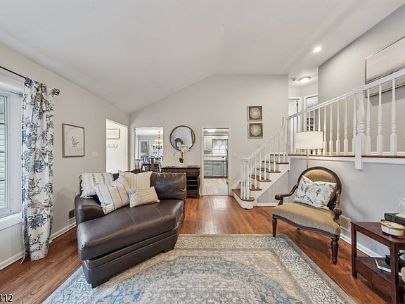 5th image of 14 Sandy Hill Rd