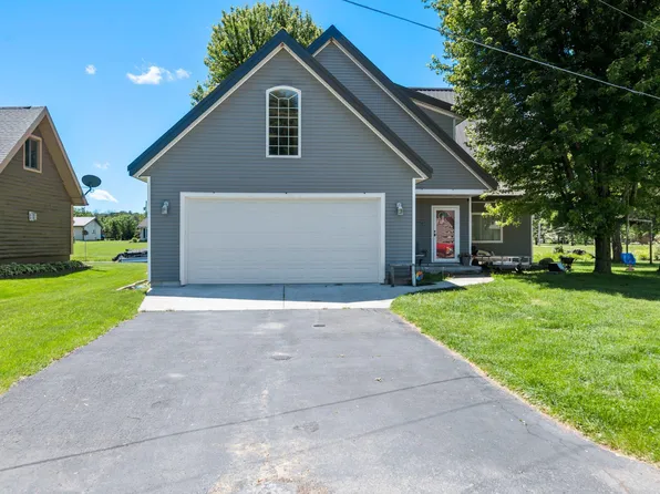 N5709 E Channel Dr, Shawano, WI 54166