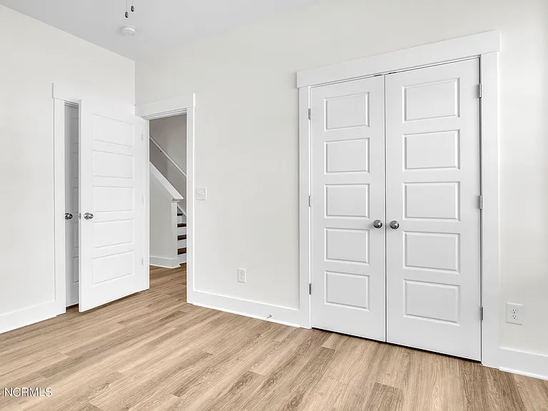 7052 Crew Dr — Photo 12