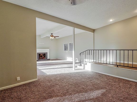 4th image of 420 Esther St