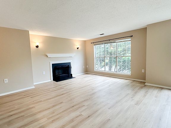 4th image of 21019 Timber Ridge Ter Unit 203