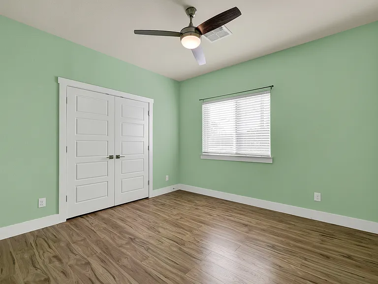 Secondary bedroom