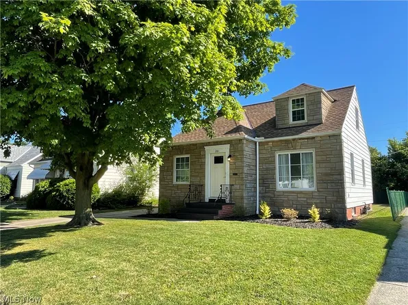 281 E 330th St, Willowick, OH 44095