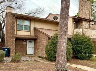 2100 Westmoor Pl, Arlington, TX 76015