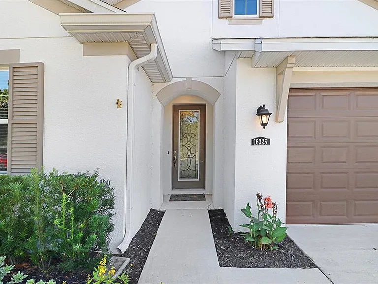 16325 Hyde Manor Dr — Photo 2