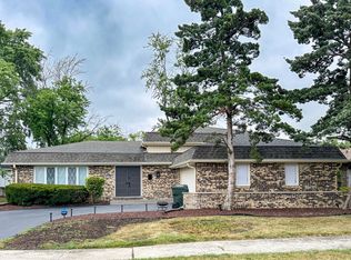 626 E 194th St, Glenwood, IL 60425