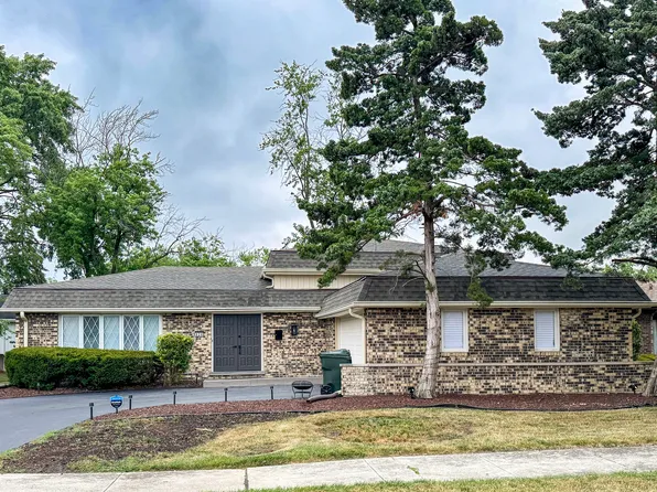 626 E 194th St, Glenwood, IL 60425