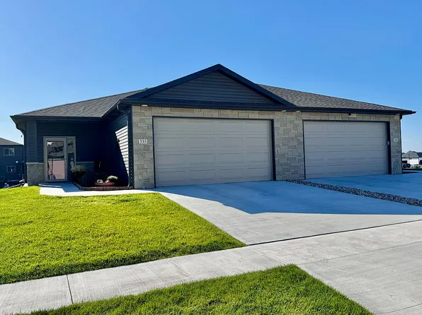 335 Deep Water Dr, Lincoln, NE 68527