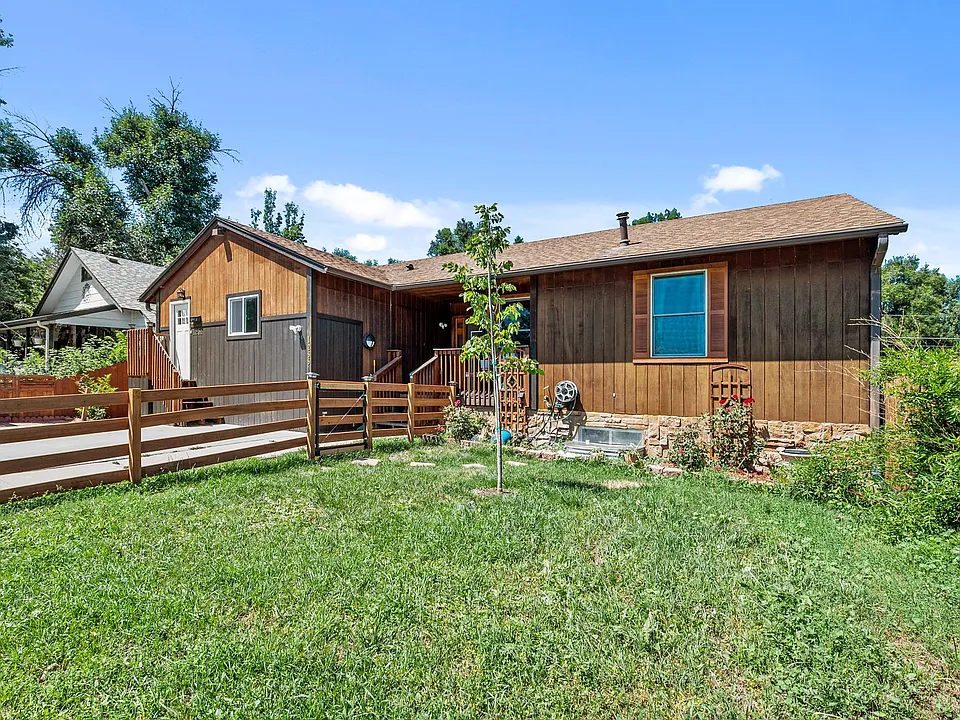 1255 Brentwood St #2