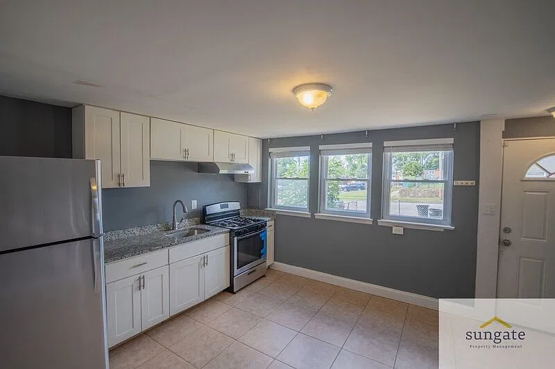 3 bed, 1.0 bath, 1024 sqft, $1,650 — Photo 4