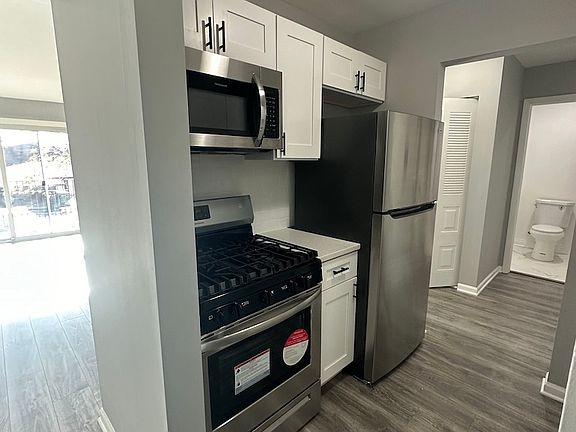 4th image of 141 W 63rd St #G209