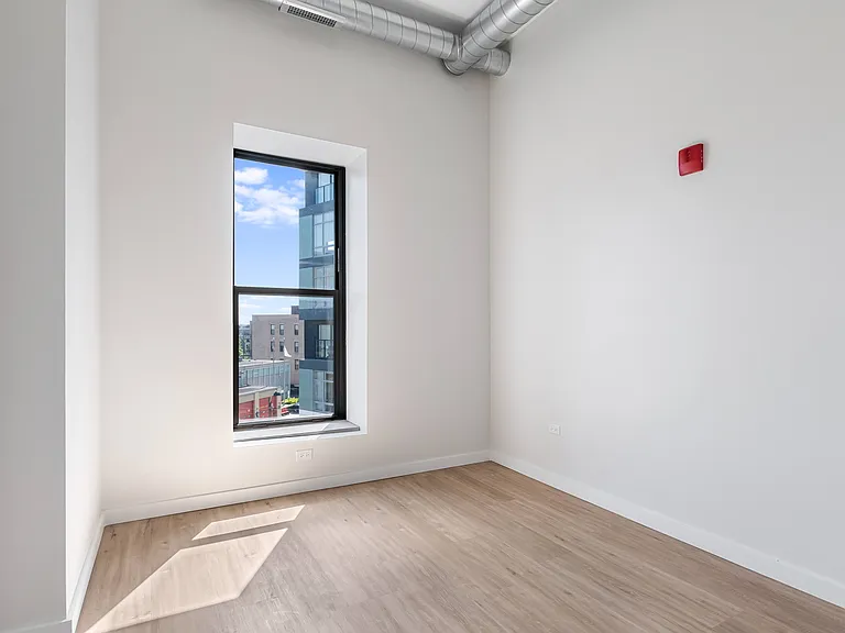 805 N. Milwaukee — Photo 33