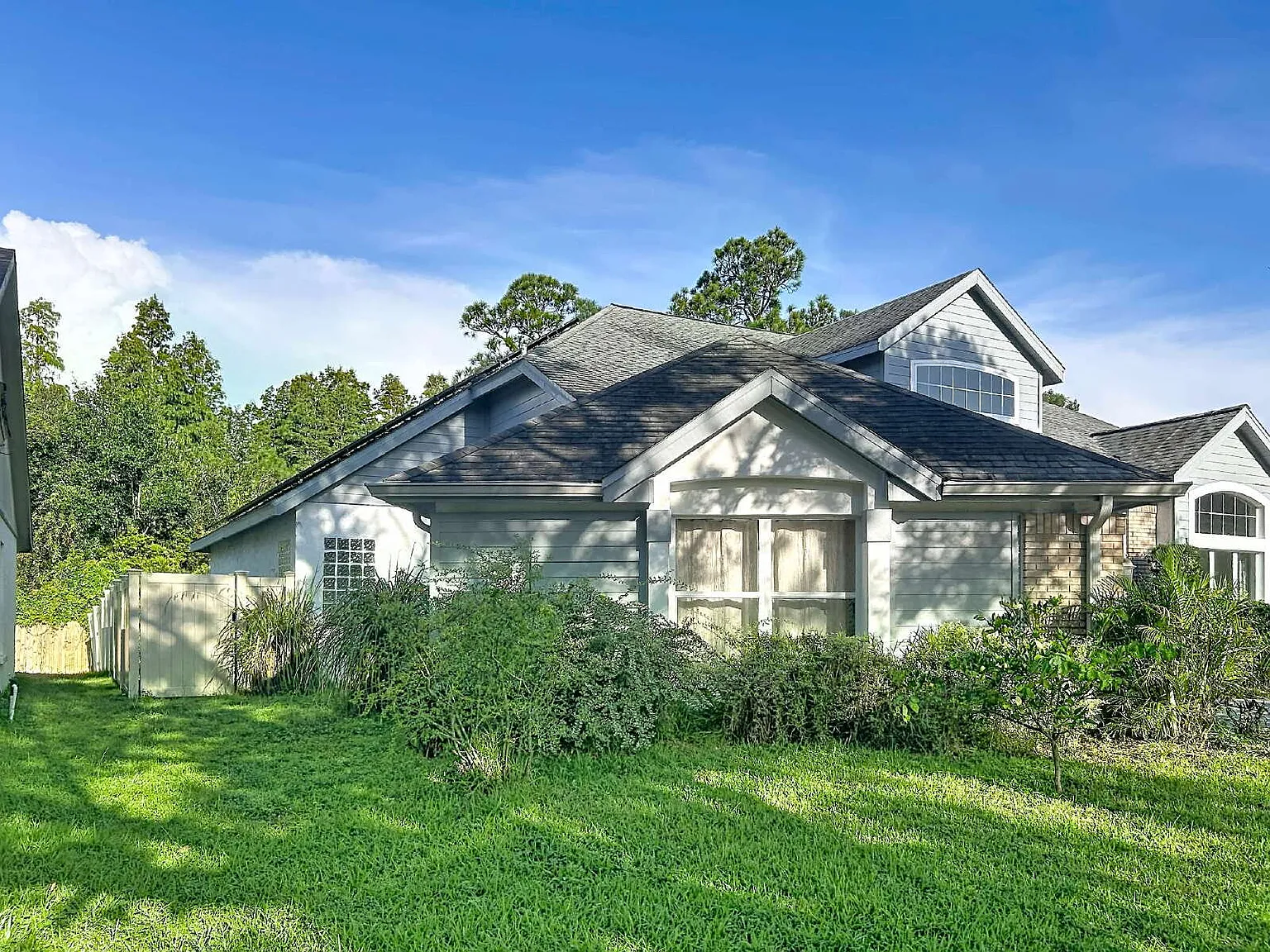 "Spacious 4-Bedroom Oasis with 3 Full Baths in Tampa - 2,698 Sq Ft of Comfort at 9122 Rockrose Dr!" — Photo 4