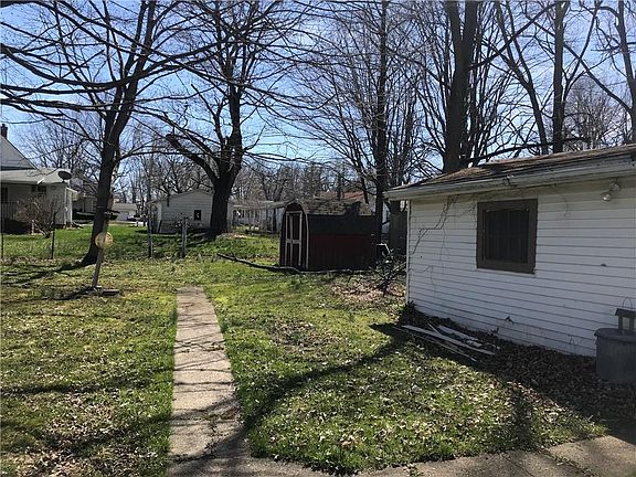 4th image of 913 Southgate Dr