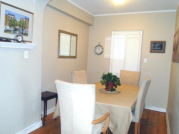 3rd image of 6940 Yellowstone Blvd APT 203