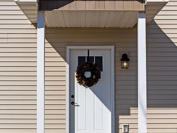 5th image of 532 Tiffany Ln