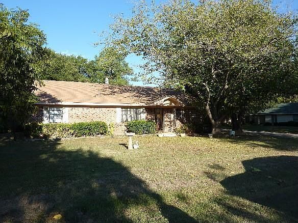 1st image of 400 Chumney Dr