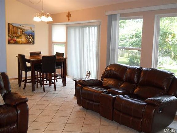 4th image of 820 Crescent Oaks Ct