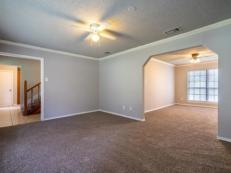 4212 Village Green Dr — Photo 17