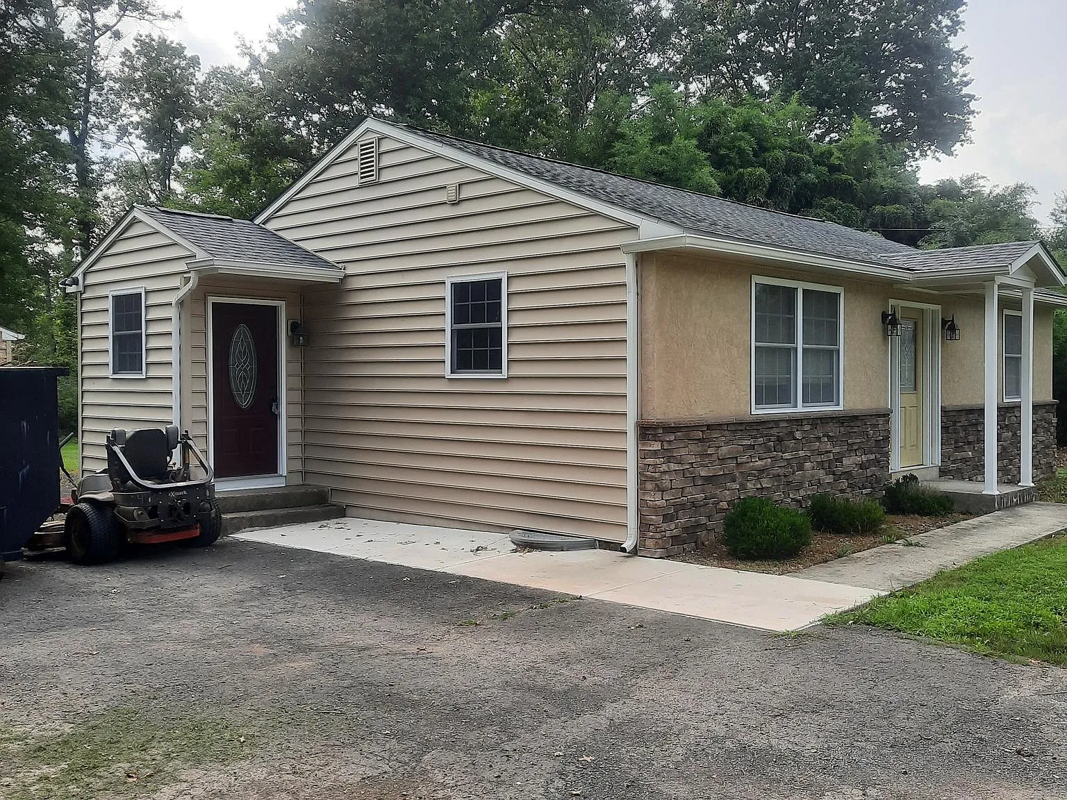 2 bed, 1.5 bath, 1191 sqft, $2,400 — Photo 2